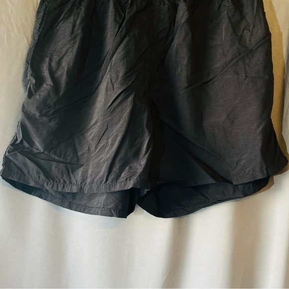 L.L. Bean Traveler Shorts - Picture 4 of 4